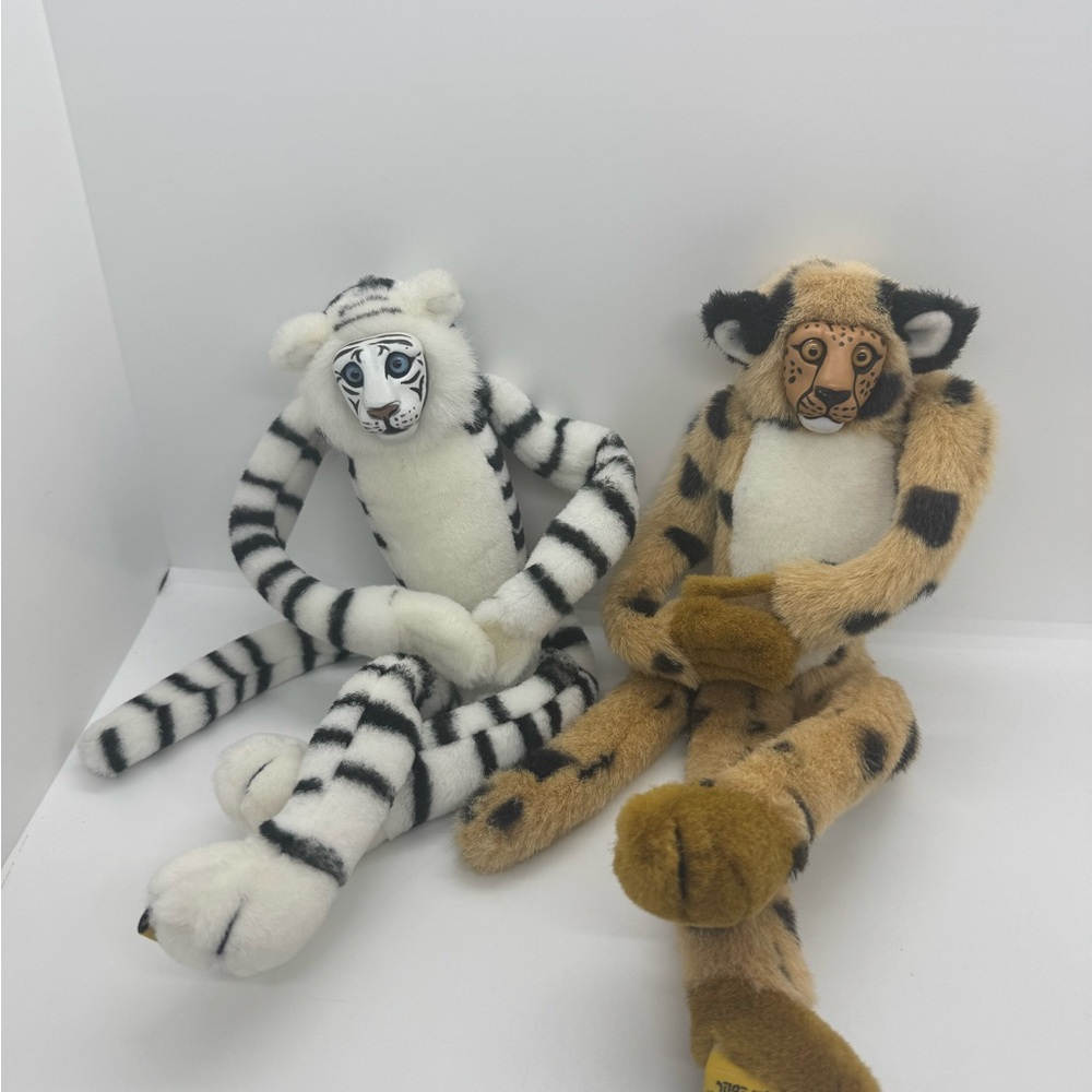 Wild Republic lot of stuffed animals cheetah & zebra